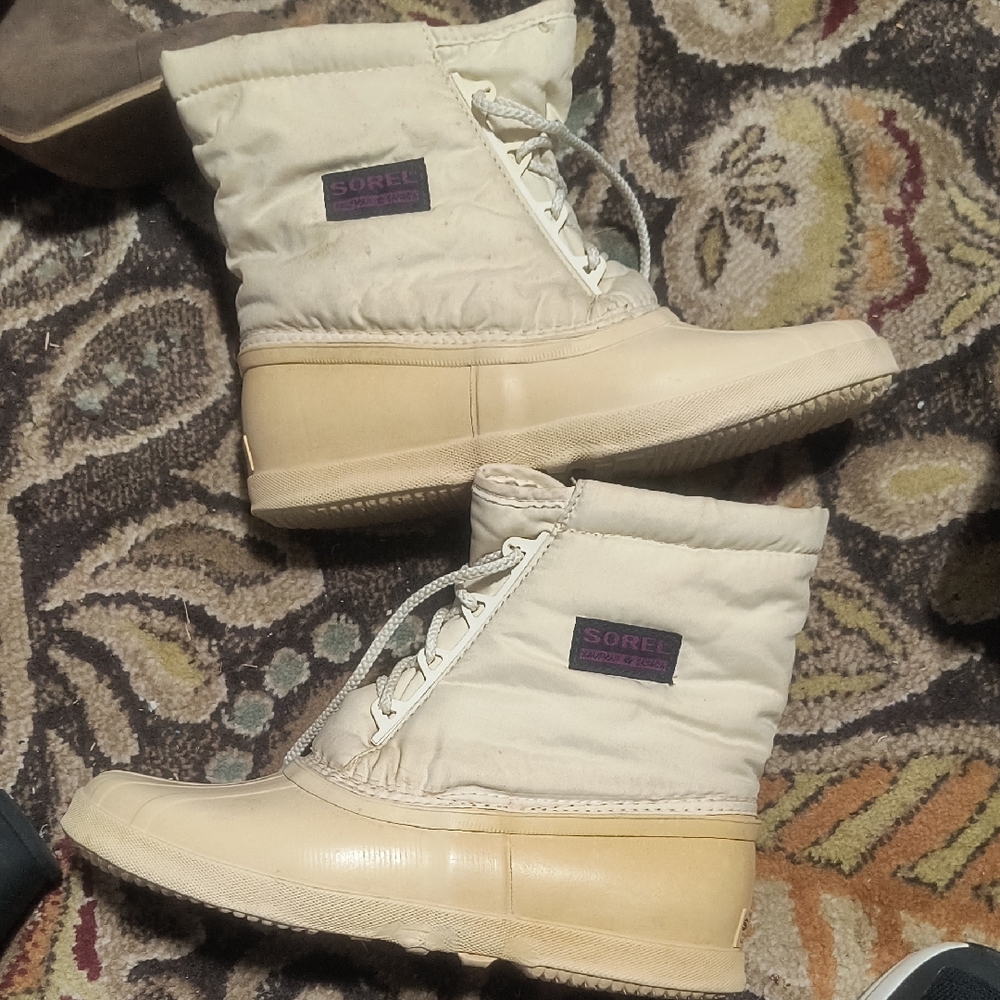 Sorel Women's Beige and Cream Winter Boots